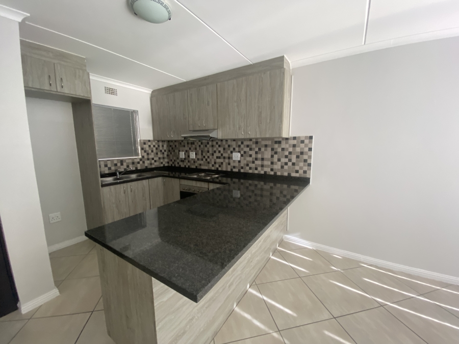 To Let 2 Bedroom Property for Rent in Buh Rein Estate Western Cape